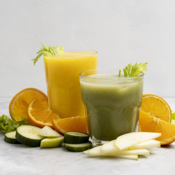 arrangement-with-green-orange-juices (1)